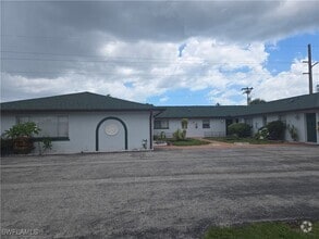 Building Photo - 152 SW 47th Terrace