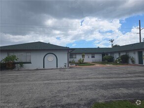 Building Photo - 152 SW 47th Terrace