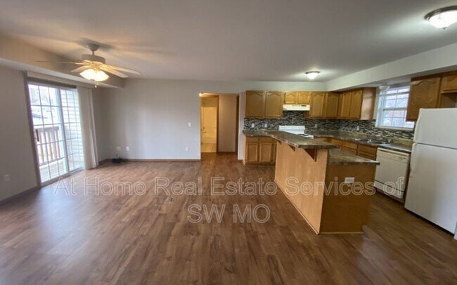 Foto del edificio - 858 S Campbell Ave