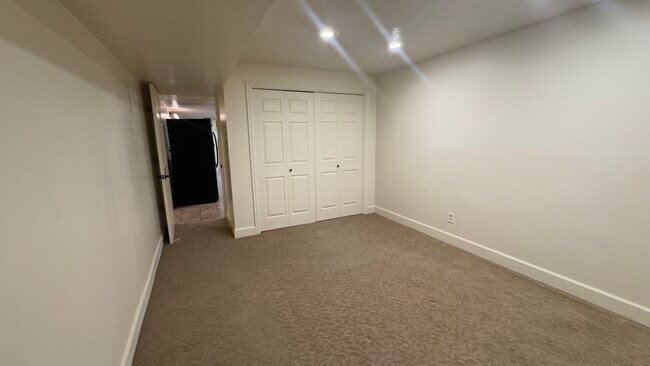 Building Photo - 441 Canyon Estates Dr
