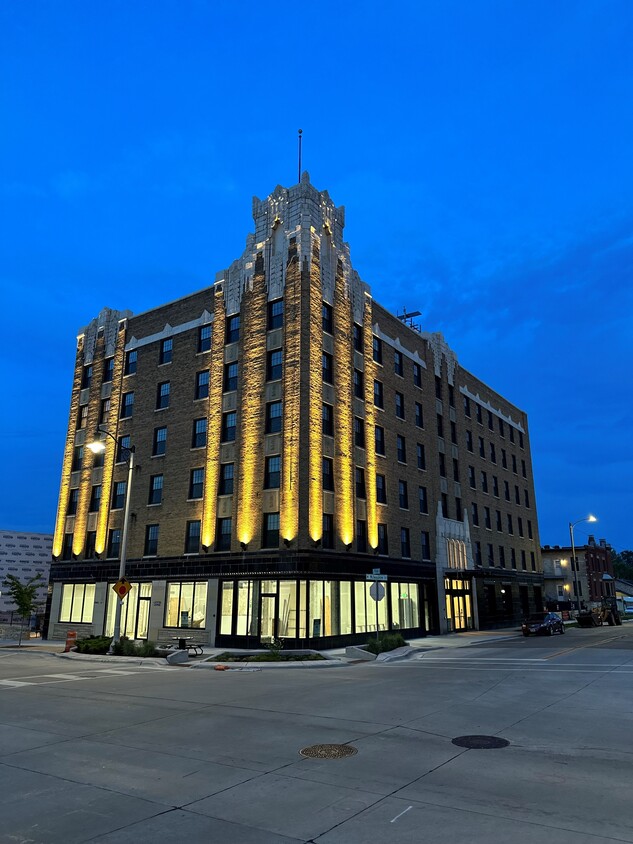 Primary Photo - Monterey Apartments