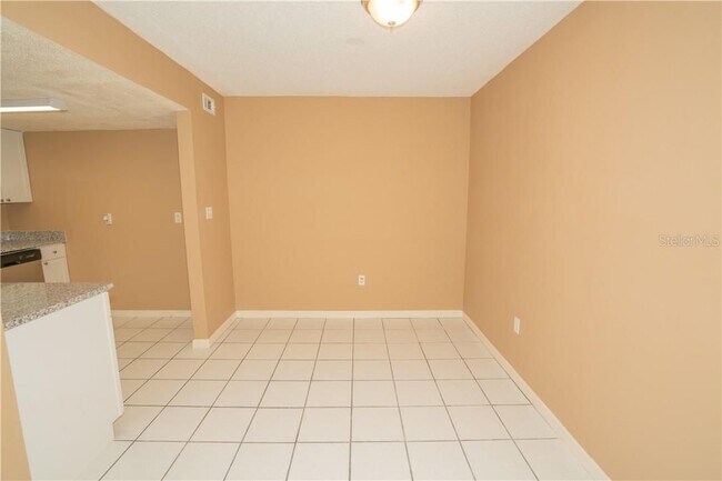 Foto del edificio - 914 Lake Destiny Rd