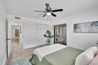 Building Photo - 52 Burgundy N