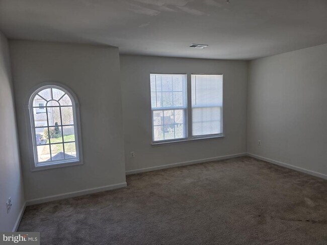 Foto del edificio - 5185 Mudville Ln
