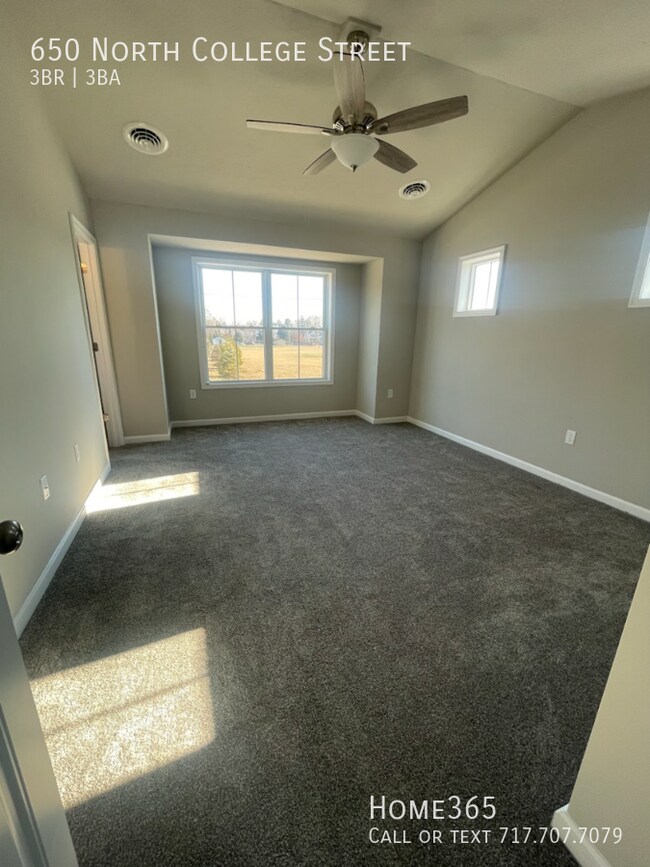 Foto del edificio - BRAND NEW 3 Bedroom, 2.5 Bathroom Availabl...