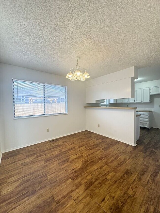 Building Photo - 3 Bedroom Single Family Home in SW Loveland.