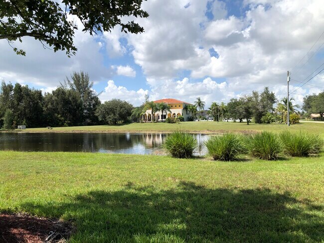 Building Photo - 19200 SW 57th Ct