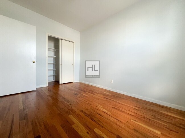 Foto del edificio - 36 AVENUE