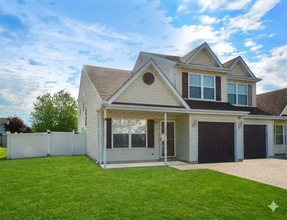 Building Photo - 107 REDDEN Ln