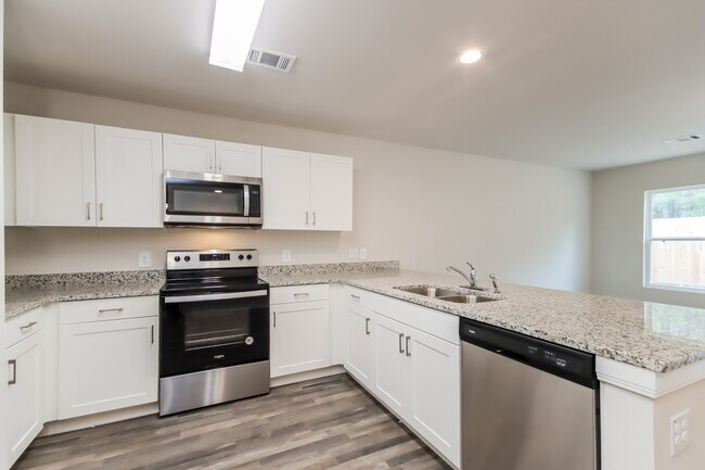 Foto del edificio - 15606 Briar Forest Dr