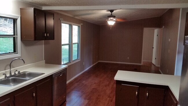 Foto del edificio - 8830 Highland View Rd