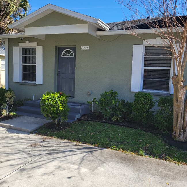 Foto del edificio - 7205 63rd St N
