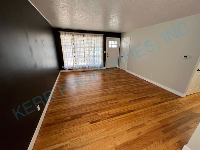 Foto del edificio - FREE RENT! Charming 3-Bedroom Retreat in Vibrant Portland Neighborhood! SCREENING CHARGES TO BE R...