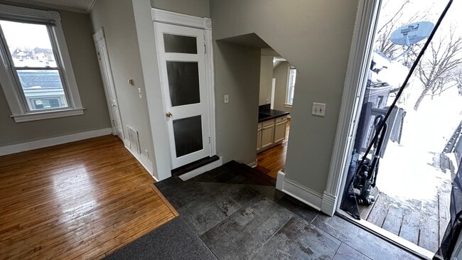 Building Photo - 643 Watson Ave