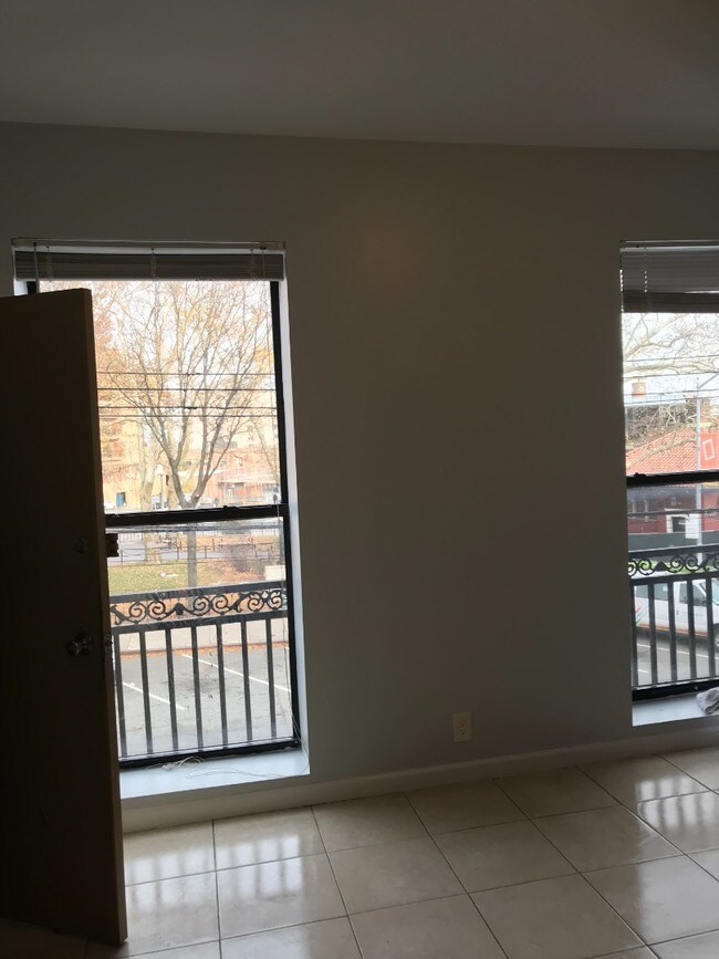 Foto del edificio - 192 Bay St