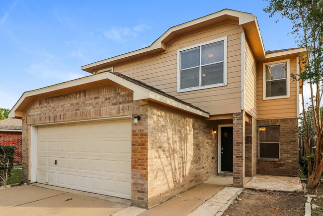 Foto del edificio - 7423 Village Lake Dr
