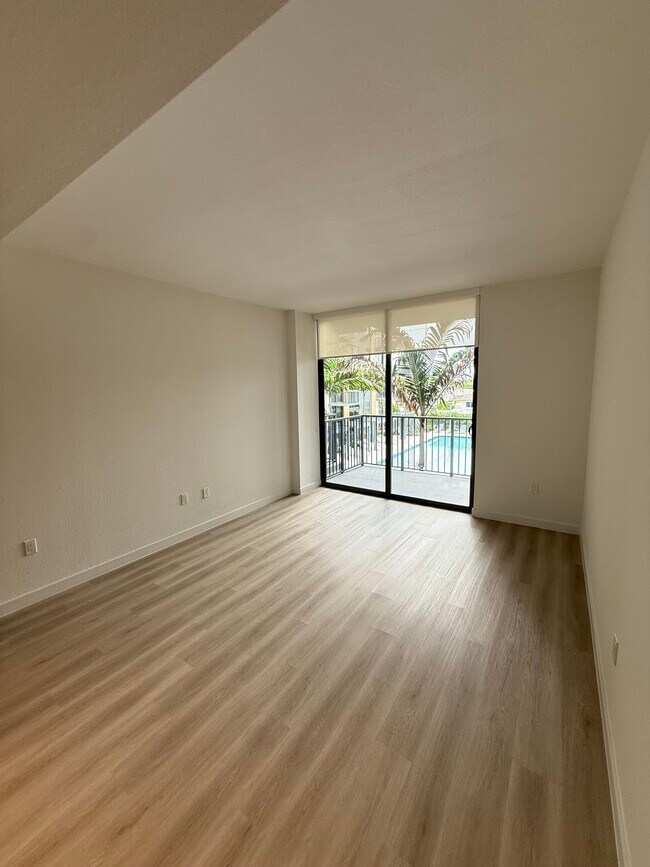 Foto del edificio - 3841 NW 12th St