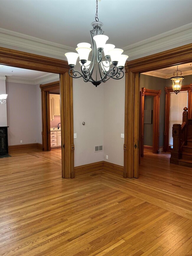 Foto del edificio - 206 S Huron St