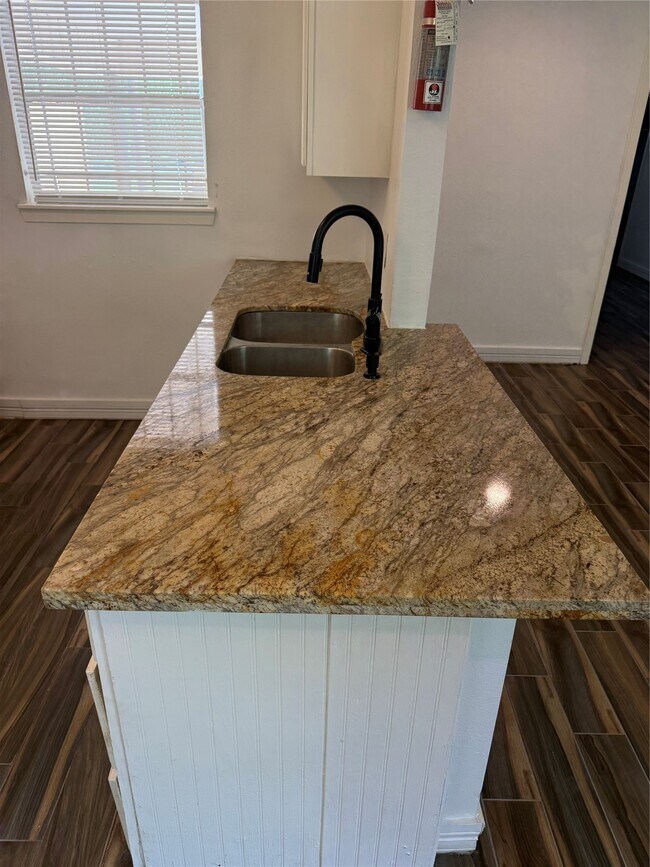 Foto del edificio - 8920 Duane St