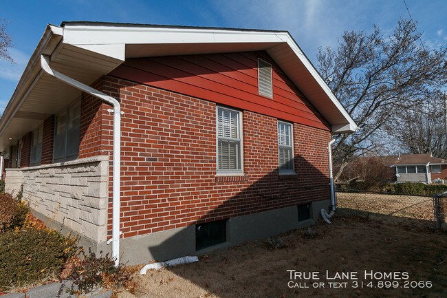 Building Photo - 218 Rand Dr