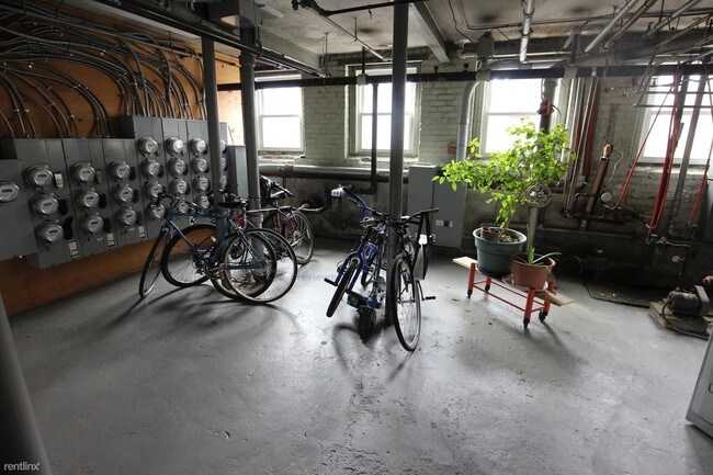 Foto del edificio - 288 Chestnut Hill Ave