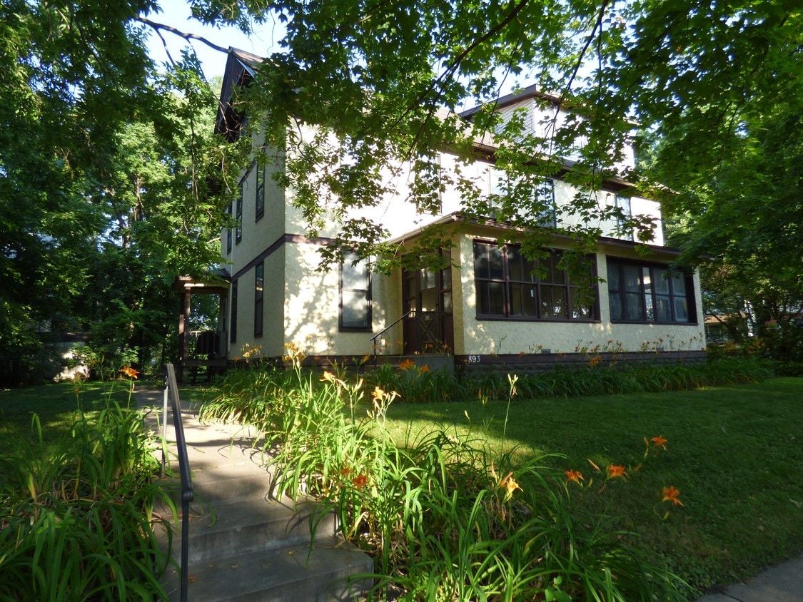 Primary Photo - 893-895 Fry St