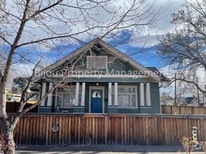 Building Photo - 903 N Corona St