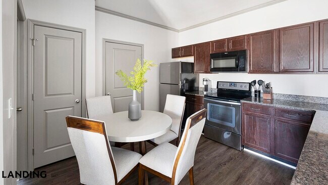 Foto del edificio - 225 Walden Village Ln