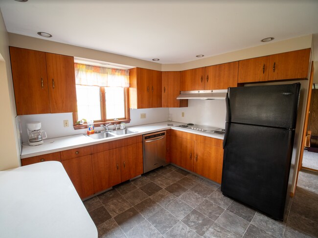 Building Photo - 551 Casey Rd