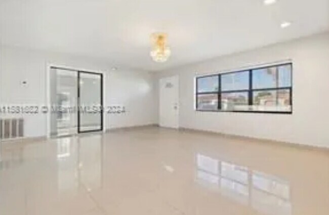 Foto del edificio - 10680 Ember St