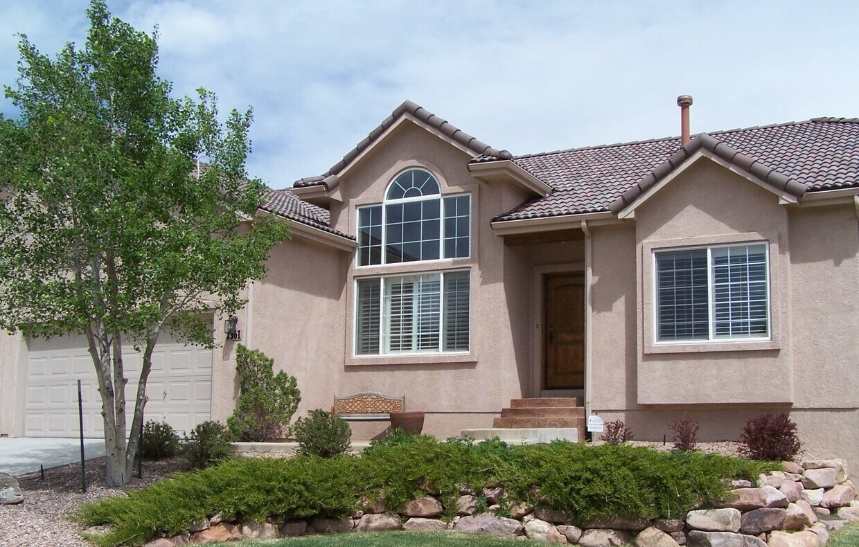 Primary Photo - 2361 Craycroft Dr