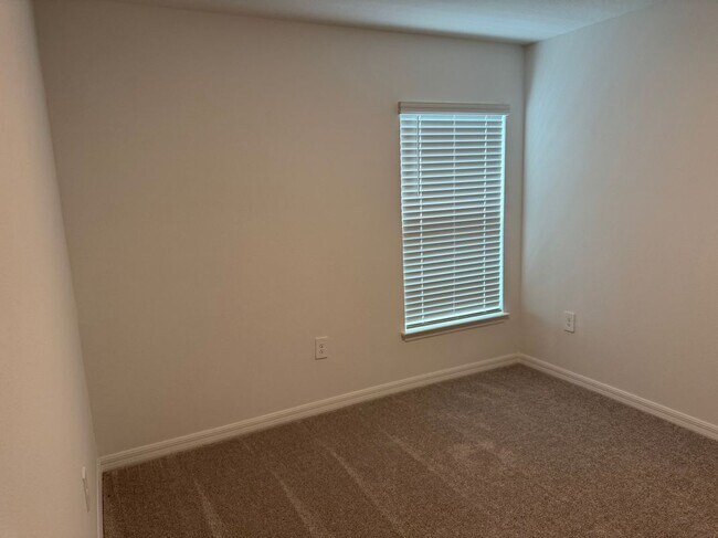 Building Photo - 3830 Northern Ky Dr