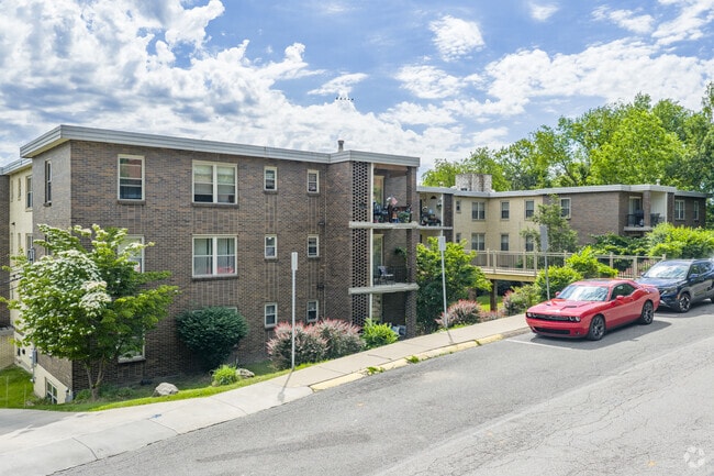 4001 Greenridge Rd - Cordova Apartments