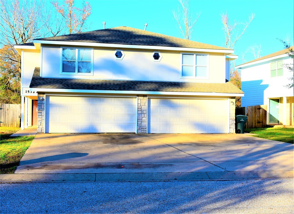 Primary Photo - 3122 Everwood Trail