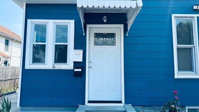 Foto del edificio - 674 Ogden St