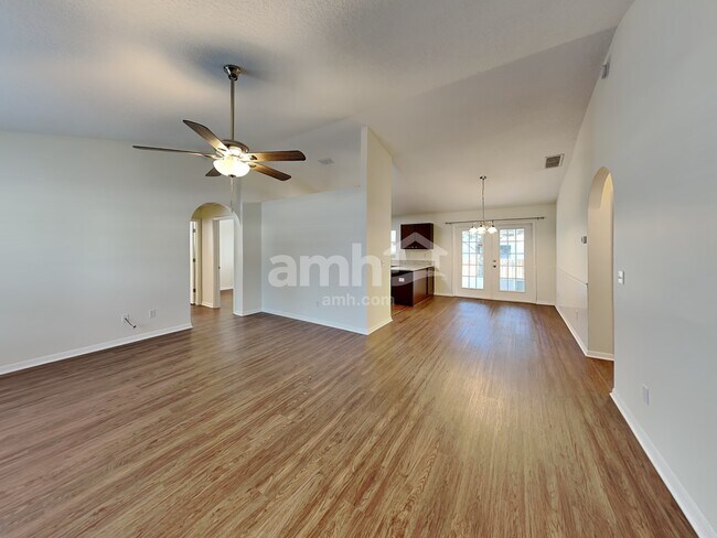 Foto del edificio - 331 Valley Edge Dr