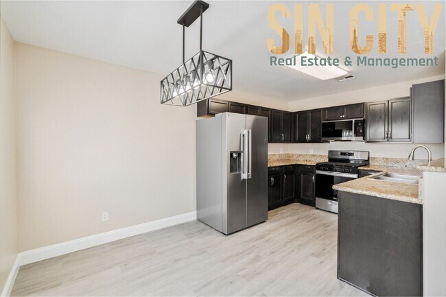 Foto del edificio - 5022 Sapphire Light St