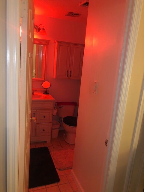 Master Full Bath - 129 Brittany Farms Rd