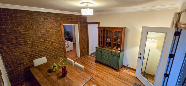 Foto del edificio - 209 W Clay St