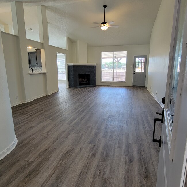 Foto del edificio - 6147 Heritage Pl Dr