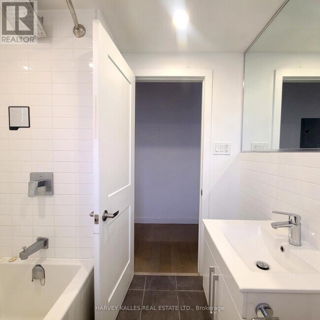 Photo du bâtiment - 521 Browns Line