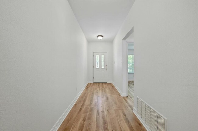 Foto del edificio - 5703 Marchmont Ln