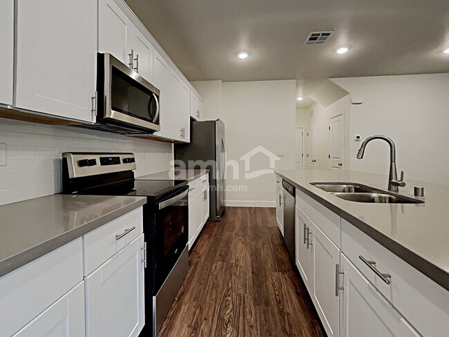 Building Photo - 720 Terrain Star Ave