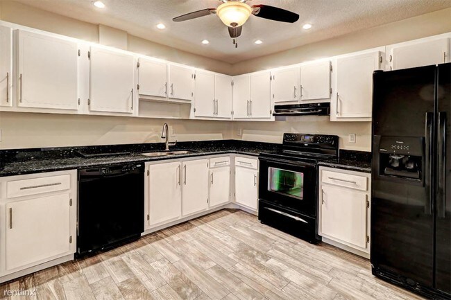 Foto del edificio - 718 NW 30th Ave