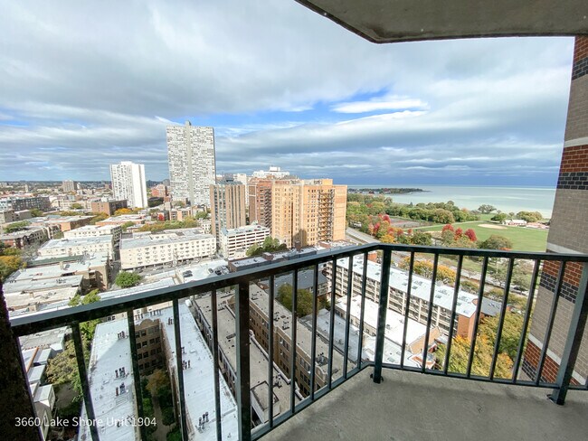 Foto del edificio - 3660 N Lake Shore Dr