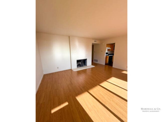 TIBURON! 2BR/2BA GROUND LEVEL UNIT WITH BE... - TIBURON! 2BR/2BA GROUND LEVEL UNIT WITH BE... House