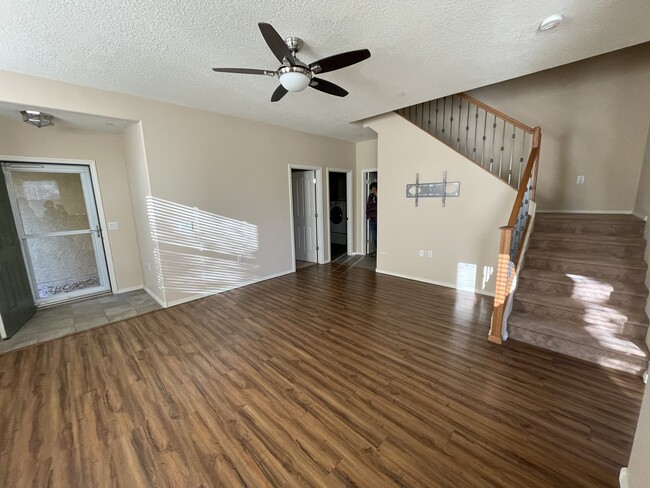 Living room - 601 Menaul Blvd NE