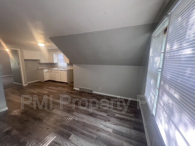 Foto del edificio - 4566 N 28th St