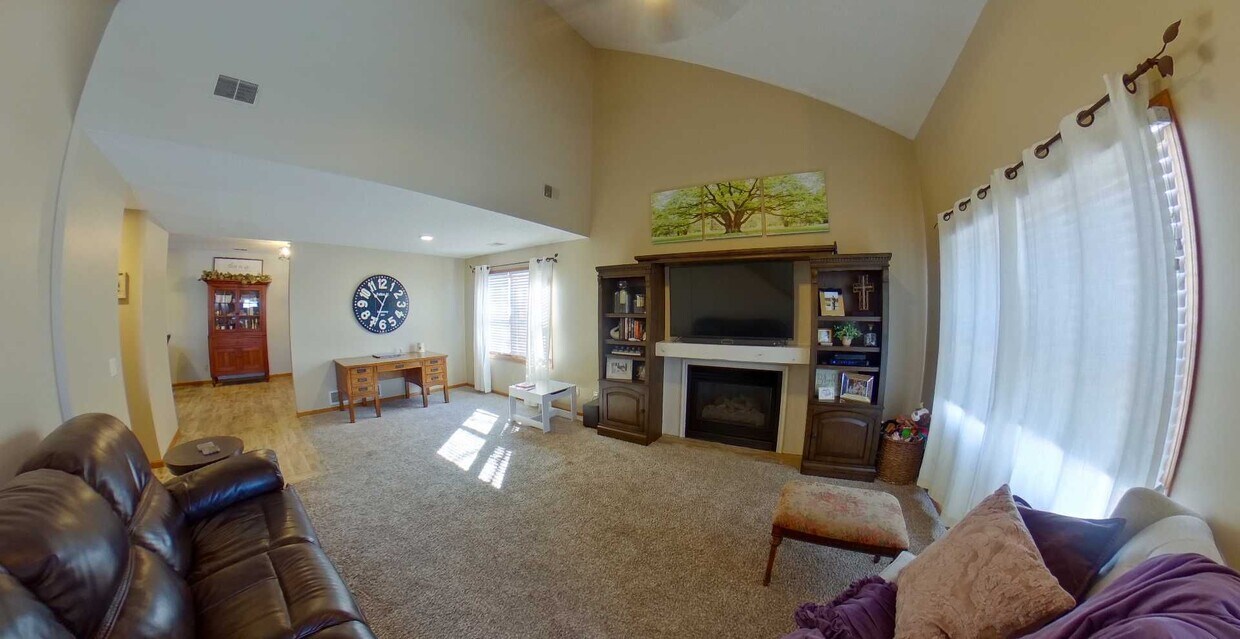 Primary Photo - 3D Tour Available - Fenced-in Yard + Large...