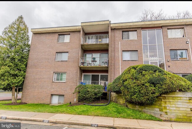 Building Photo - 3850 Bel Pre Rd